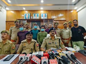 महिला के साथ मिलकर बन्द घरो मे चोरी करने वाले सतीरो  को पुलिस ने किया गिरफ्तार 