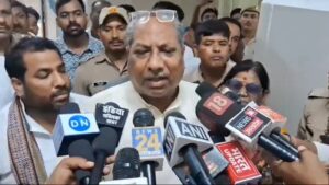 मंत्री डॉ. संजय निषाद पहुंचे जिला महिला अस्पताल 