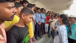 राजकीय आश्रम पद्धति विद्यालय में भोजन से हुए 80 छात्र बीमार