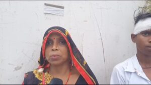 मामूली सी बात पर स्टूडेंट को टीचर ने बड़ी बेरहमी से पीटा 