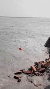 सरयू नदी के जलस्तर विशाल रौद्र रुप से कटान तेज,