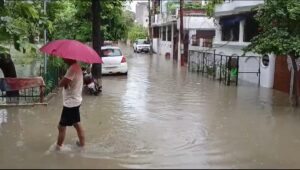 बारिश ने नगर पालिका की खोली पोल,