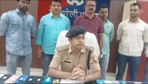 पुलिस ने चोरी के 101 मोबाइल किए बरामद।
