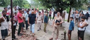 परिजनों की सूचना पर पहुंची पुलिस वा फोरिंश टीम जांच में जुटी,