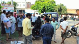 रोजाना बड़ी संख्या में प्रेमी युगल के आने का विरोध