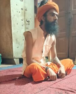 खुद को हिन्दू बता कश्मीरी युवक पहुँचा मठ