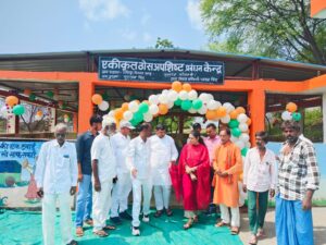 कचरा वाहन को हरी झंडी दिखाकर गांव की ओर किया गया रवाना,