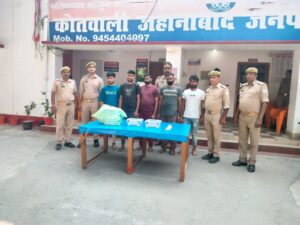 पुलिस को देखकर आरोपियों ने पुलिस टीम जानलेवा हमला किया।