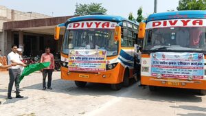 100 कृषकों के दलों को प्रशिक्षण के लिए डीएम ने किया रवाना,