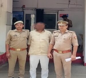 फर्जी शराब की दुकान काई लाइसेंस जारी कर धन उगाही करने वाला गिरफतार पत्नी फरार