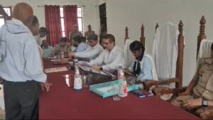 कक्षा 9 की मेधावी छात्रा को सांकेतिक रूप में “एक दिन का जिलाधिकारी पल्लवी शर्मा"