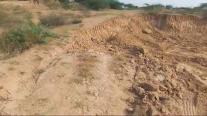 अवैध खनन का खेल, ग्रामीण ने की शिकायत