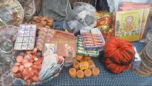 करवा चौथ को लेकर बाजारों में उमड़ी भीड़