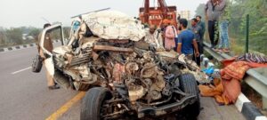 आगरा लखनऊ एक्सप्रेसवे पर फिर हुआ बड़ा हादसा