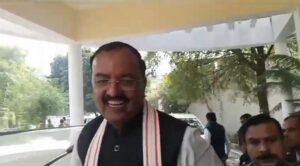 बांदा पहुंचे डिप्टी सीएम केशव मौर्य।