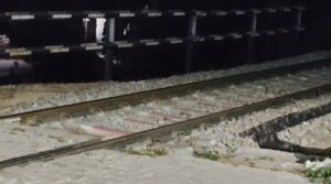 रेल पलटाने की, पीलीभीत में की गई कोशिश ।