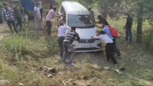 तेज रफ्तार कार ने बाइक सवार डिलीवरी बॉय को मारी जोरदार टक्कर