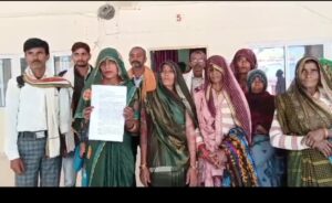 गांव के दबंग ने चक मार्ग पर किया कब्जा निकलने के लिए पीड़ित परेशान।