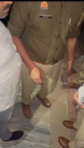 पूर्व सांसद के पौत्र ने की हवाई फायरिंग।