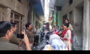 पुत्री की हत्या कर पिता परिजनों सहित फरार पुलिस कर रही तलाश