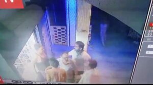 होली के मौके पर दबंगों का उत्पात, दुकान में घुसकर की मारपीट