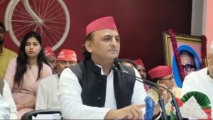 पूर्व मुख्यमंत्री अखिलेश यादव ने कहा कि हमारे उत्तर प्रदेश के मुख्यमंत्री बहुत बड़े तीस मार खान है।