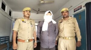 विकास भवन के कनिष्ठ सहायक को रिश्वत लेते रंगे हाथों एंटी करप्शन टीम ने पकड़ा।