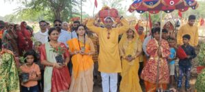 बुदवन गांव में निकाली गई विशाल कलश यात्रा,