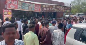 ताजमहल की पश्चिमी पार्किंग पर बिना ड्राइवर की कार से हुआ हादसा