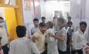 इलाज के दौरान महिला की मौत के बाद परिजनों ने किया हंगामा,,,,