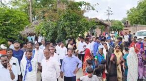 दो दिनों पूर्व हुई दलित महिला की हत्या का मामले ने पकड़ा तूल।