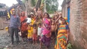 ग्राम सभा कुटिया एहत माली में बारिश के बाद गंदगी से ग्रामीण बेहाल, प्रशासन का मिला आश्वासन