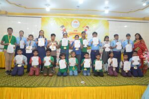 अन्तर्राष्ट्रीय संस्था ब्रेन ओ ब्रेन की फतेहपुर शाखा की अध्यक्षा दीप्ति श्रीवास्तव ने जनपद के प्रमुख विद्यालयों के मध्य प्रतियोगिता का किया आयोजन ।