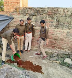 रायबरेली और उन्नाव की संयुक्त आबकारी टीम ने पकड़ी 60 लीटर अवैध कच्ची शराब