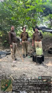 70 लीटर अवैध कच्ची शराब बरामद व लगभग 350 किलोग्राम महुआ लहन मौके पर किया गया नष्ट