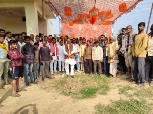 एसआईआर के संबंध में विधायक ने की गांवो में बैठक।