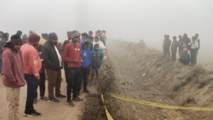 नहर में बोरे के अंदर मिला युवक का शव, 200 मीटर दूर खड़ी मिली बाइक, इलाके में सनसनी