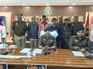 थाना सराय अकिल क्षेत्र में बोरे में मिले शव के सनसनीखेज मामले का पुलिस ने महज 24 घंटे के भीतर खुलासा कर दिया है।