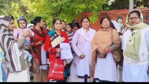 जिला महिला अस्पताल में महिला दलालों का बोल बाला आशा बहू ने डीएम से की शिकायत।