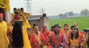 कृष्ण भक्ति के साथ देशभक्ति के रंग में रंगा भरवारी।