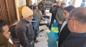 हमीरपुर में मतदाता विशेष अभियान, डीएम ने किया निरीक्षण........