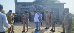 बाइक सवार अज्ञात नकाबपोश बदमाशों ने सैलून की दुकान पर की फायरिंग