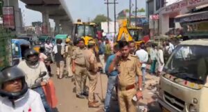 *स्वरूप नगर में NHAI की जमीन पर अवैध कब्जे पर कोर्ट के आदेश पर चला अवैध अतिक्रमण पर बुलडोज़र*