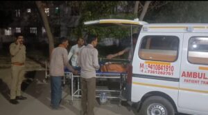 नगला नरायण में पुरानी रंजिश में युवक को मारी गोली, इलाज़ के लिए कासगंज जिला असताल से अलीगढ़ किया गया रेफर