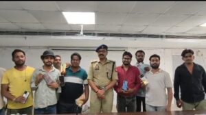 देवरिया में सर्विलांस सेल की बड़ी कामयाबी,50 लाख के 251 गुमशुदा मोबाइल बरामद, स्वामियों को सौंपे गए
