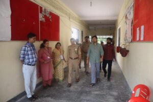 पुलिस भर्ती परीक्षा को लेकर एसपी और जिलाधिकारी ने किया परीक्षा केंद्रों का निरीक्षण*