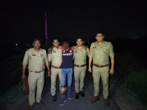 थाना सिकंदराबाद पुलिस की लूट के मामले में फरार हिस्ट्रीशीटर बाईक सवार बदमाश से हुई मुठभेड़।