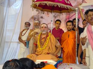 रायबरेली पहुंचे शंकराचार्य अविमुक्तेश्वरानंद ने भाजपा सरकार पर निशाना साधा।